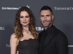 Солист Maroon 5 Адам Левин и его жена Бехати Принслу в третий раз стали родителями — СМИ