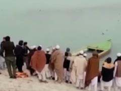 Полсотни детей утонули в Пакистане из-за опрокидывания перегруженной лодки во время экскурсии