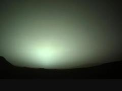 Марсоход NASA сделал снимок туч на Красной планете