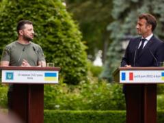 Зеленский после визита в Великобританию приедет в Париж для встречи с Макроном