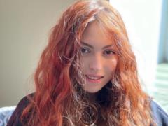 17-летняя дочь Оли Поляковой показала, как в Лондоне с бойфрендом готовила борщ