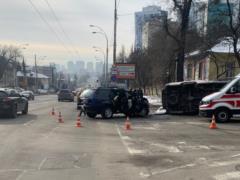 In Kyiv, an SUV crashed into an ambulance for babies, an ambulance overturned