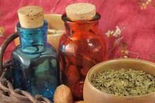 Sandalwood, pine, thyme: properties of essential oils