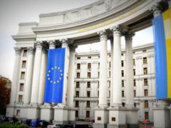 An attempt to kiss Putin s hands, which are up to the elbows in blood: the Ukrainian Foreign Ministry responded to Berlusconi s 