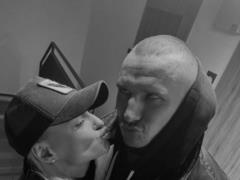 Возлюбленная Тараса Цымбалюка очаровала видео, где актер носит ее на руках и насмешила их забавными фото