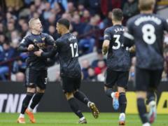 Zinchenko s debut goal helped Arsenal make a comeback and regain leadership in the Premier League