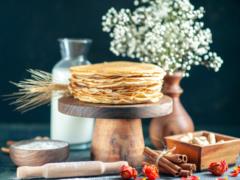 Holiday congratulations on Maslenitsa: beautiful poems and postcards