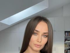 Ksenia Mishina ran into criticism at Merezhya through a sleepy photo without sleep on the sea