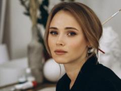 Anna Koshmal shocked the video, as in a tight jumpsuit stands upside down: “Small achievements”