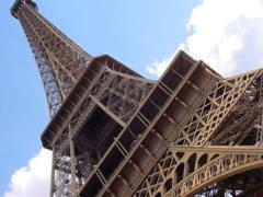 On the anniversary of the Russian invasion of Ukraine, the Eiffel Tower will be illuminated with the colors of our flag