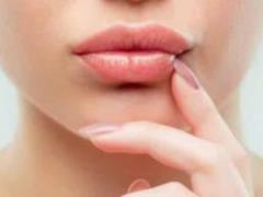 Chapped lips can be a symptom of internal inflammation