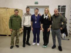 Polyakova was touched by a warm meeting with the wounded defenders, for whom she raised money for prosthetics
