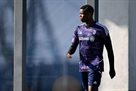 Pogba turning around before training with the big group of Juventus
