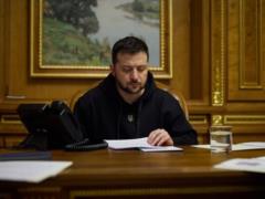  Впервые в истории двусторонних отношений : Зеленский поговорил с президентом Уганды