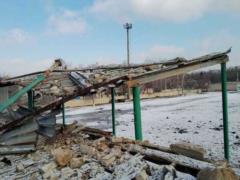 Российские оккупанты разрушили стадион в Харьковской области