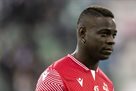 Fans of Sion already hate Balotelli - yoga t-shirt was burned in the arena