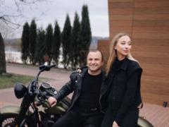 Жена Виктора Павлика показала, как певец остался без бровей:  Старость – не радость 