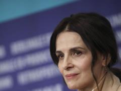 Oscar-winning actress Juliette Binoche could not hold back her tears when she spoke about the war in Ukraine