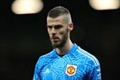 Manchester United want to get De Gea s salary cut in new contract