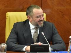 An example for a worthy reaction: French colleague Pavelko resigned due to audit results