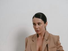 Scandalous blogger Ksyusha Maneken took off in the city from the GUR and ran into a hatred at Merezh
