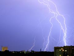 Thunder and lightning along with snowfall: a rare natural anomaly was recorded in the capital