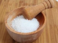 Опаснее чем кажется: чем чреват дефицит соли для организма