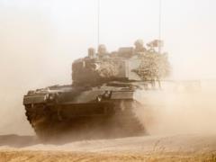 Poland to hand over 10 Leopard 2 tanks to Ukraine this week