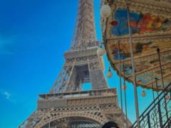 Polyakova s daughter passionately kissed her boyfriend against the backdrop of the Eiffel Tower and ran into a hate