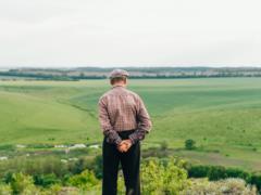 Пенсионеры в сельской местности: могут ли они получить доплаты и льготы