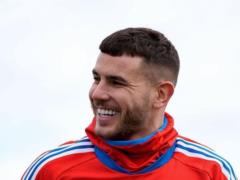 Lucas Hernandez introduced the training after the opening of cross-like links