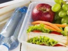 Having pleased the nutritionist, how to fold a lunchbox for a schoolboy