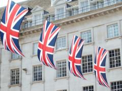 UK commits $576m to joint deal with France to fight illegal immigration