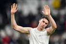 PSG squawk Vlahovic