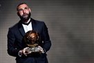 Real Madrid continue the contract with Benzema
