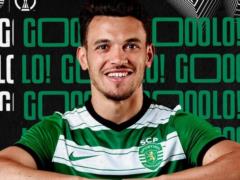 The Sporting player scored a goal from the center of the field to Arsenal in the Europa League