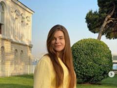 The 22-year-old wife of Vladimir Ostapchuk showed a figure in underwear and declassified her weight