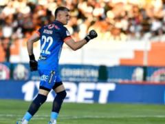 Can get into the Guinness Book of Records: in Chile, the goalkeeper scored a curious goal across the entire field