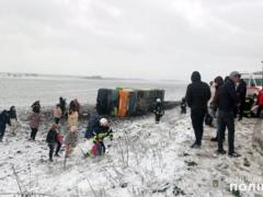 В Хмельницкой области перевернулся автобус: пострадали 18 человек