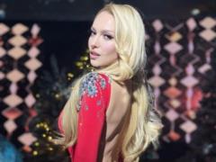 Olya Polyakova was stunned as she dived into cold water in a swimsuit
