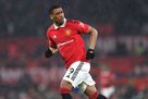 Inter chatting with two graves Manchester United
