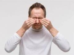 Therapist Kovalenko: bags under the eyes are a sign of various diseases