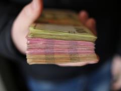 Naftogaz and Ukrzaliznytsia, hiding behind the war and human rights, hide data on salaries