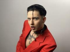 MELOVIN устроил пышную вечеринку в стиле семейки Аддамсов по случаю 26-летия