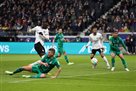 Kolo Muani won a draw for Eintracht in the match from Borussia M