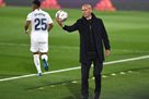 Zidane is looking at the landing of the An-Nasr coach