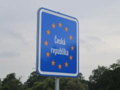 Czech Republic has no plans to ban Ukrainian grain imports - The Guardian