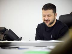 Зеленский обсудил со спикером Палаты представителей США усиление санкционного давления на РФ