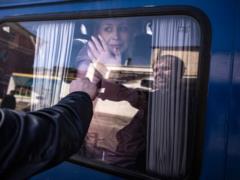 Две тысячи на взрослого и три тысячи на ребенка: детали изменений механизма выплаты эвакуированным