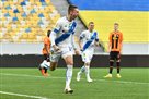 Vanat ta Traore play in line of attack by Dynamo and Shakhtar in UPL match